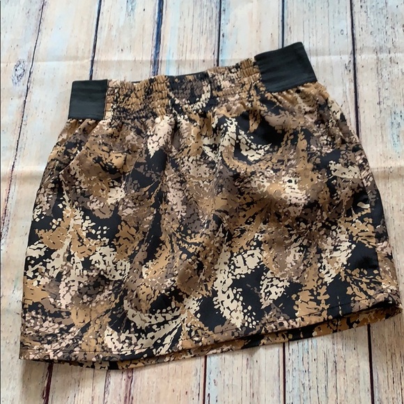 Gap skirt with pockets! - Picture 2 of 7